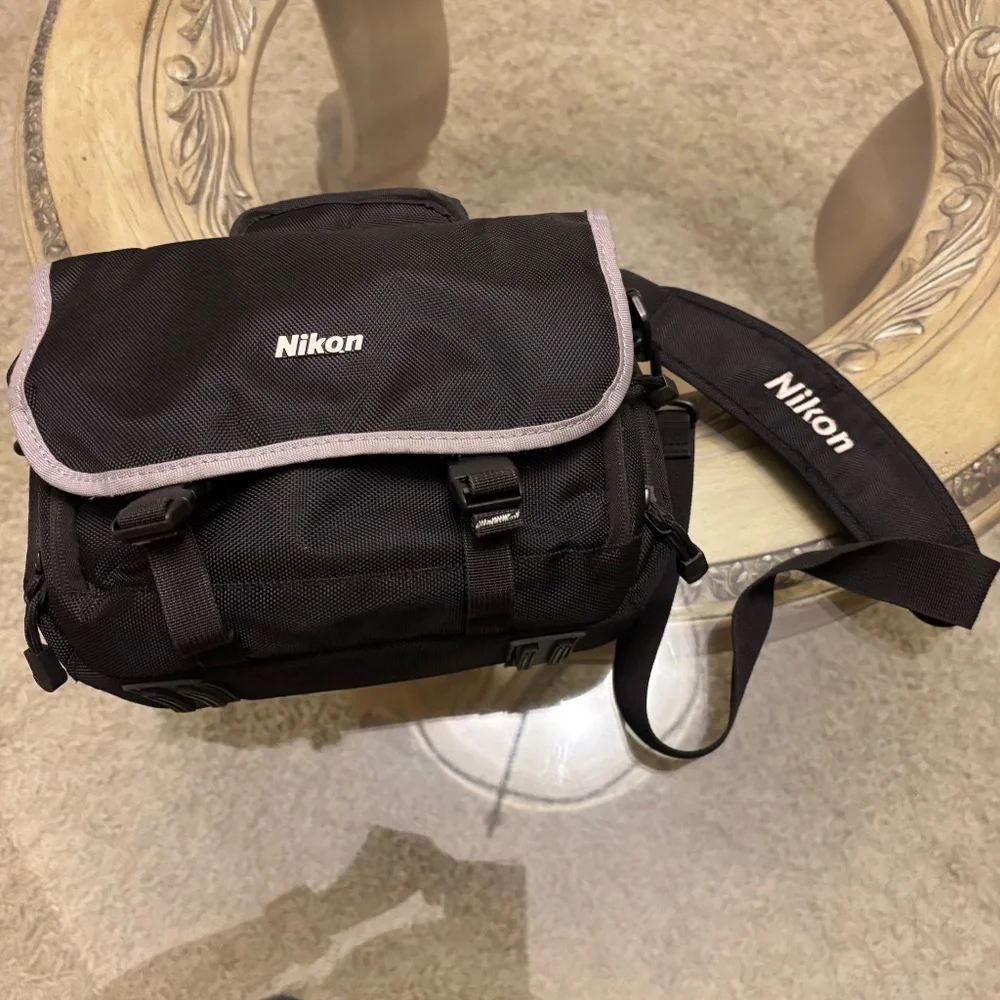 Nikon D3200 Digital Camera Bundle Very Low Shutter Count